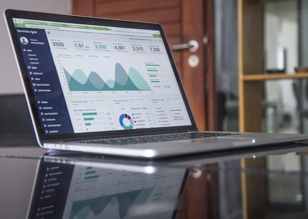 Site monitoring dashboard with uptime metrics